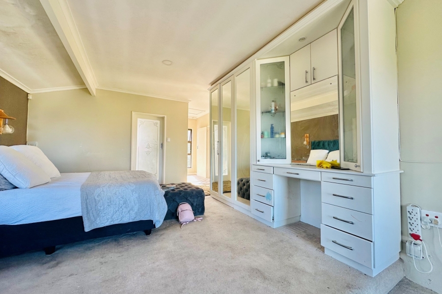 4 Bedroom Property for Sale in Providentia Eastern Cape